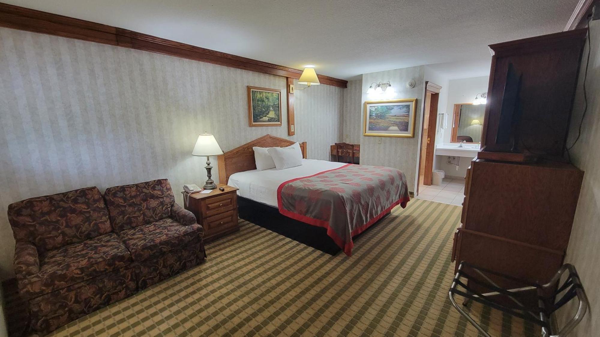 Ramada By Wyndham Saginaw Hotel & Suites Esterno foto
